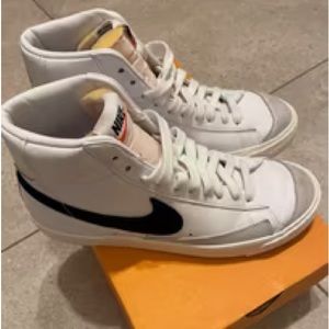 COPY - Nike blazers